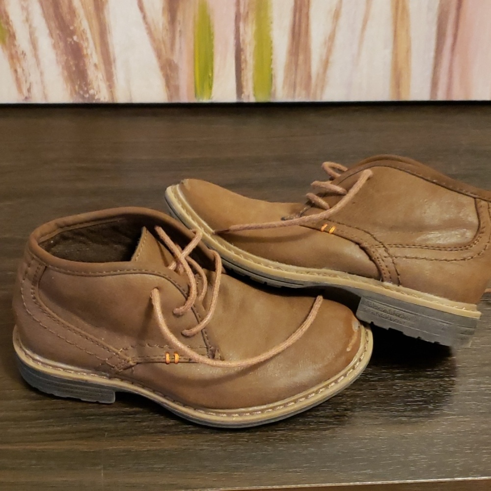 Kids leather lace up booties guc